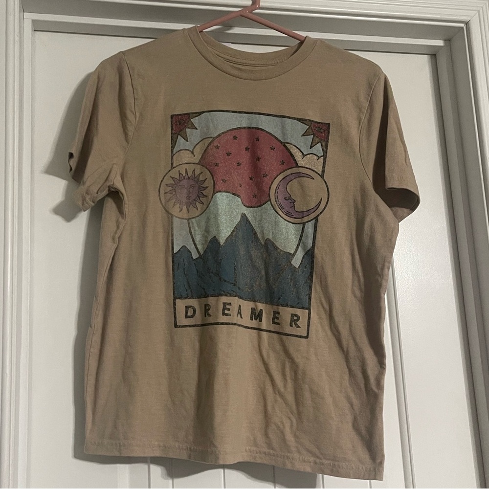 Lee Beige Dreamer Tee with Celestial Print